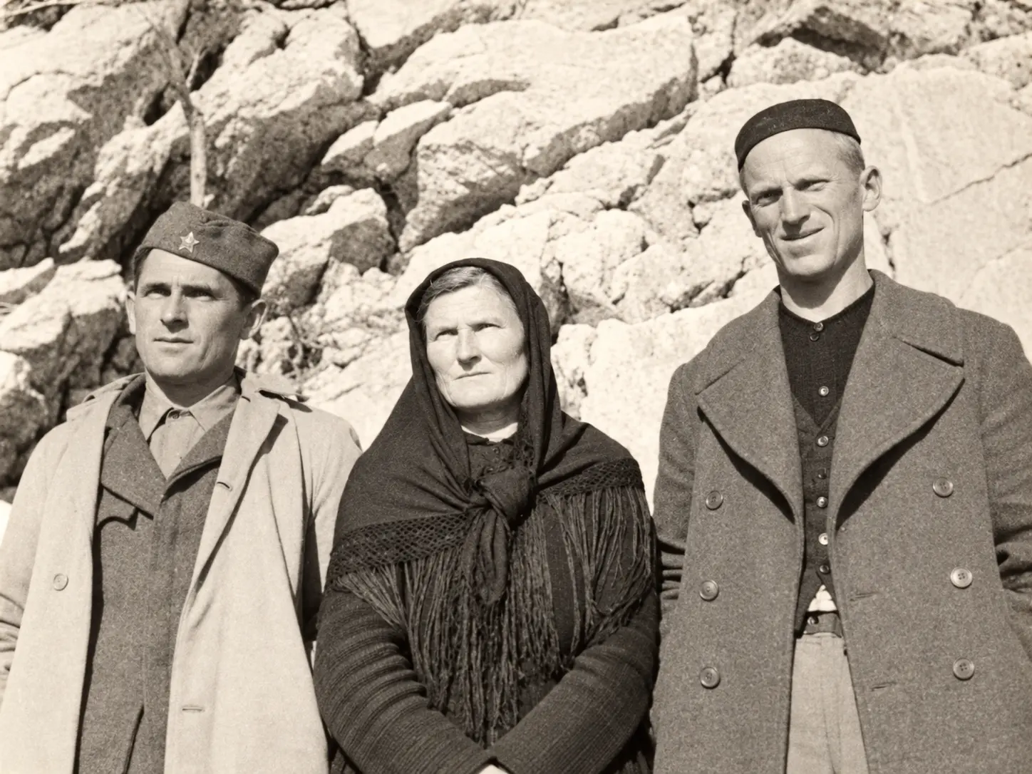 Milan Petrov, Miruna Andrijina i Mitar Markov 1945 u Lješev Stup